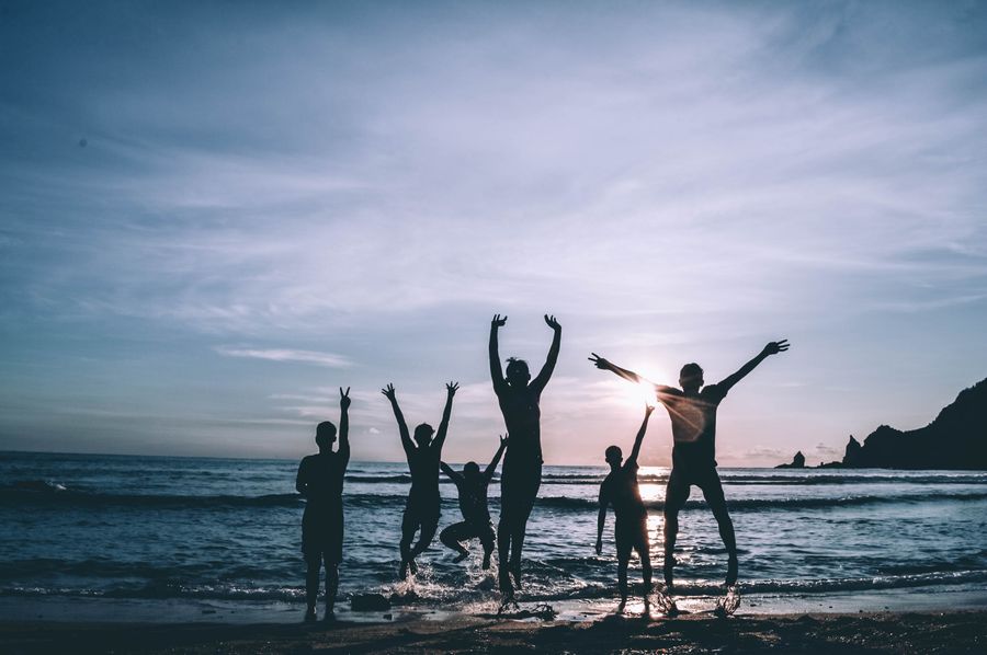 silhouette of people by the seashore — From question to next step: Dual-SIM Setup Guide shortens the path to a decision.