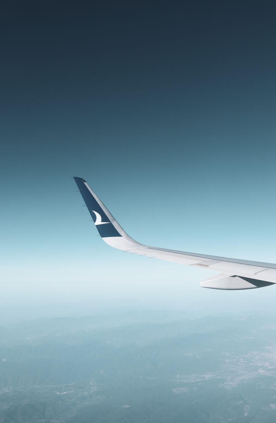 scenic view from airplane window in flight — Wandern über COUNTRY: Der Trailhead-Pin gesetzt, mit der Gruppe geteilt.
