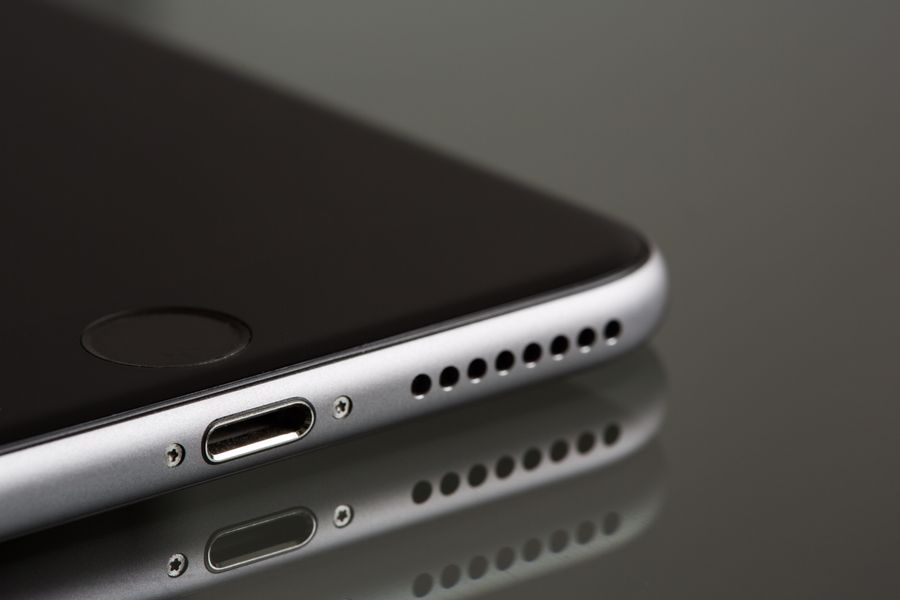 space gray iphone 8